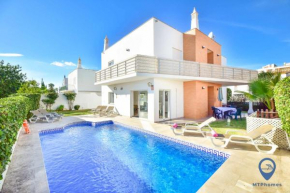 Vila Alfarrobeira by MTPhomes